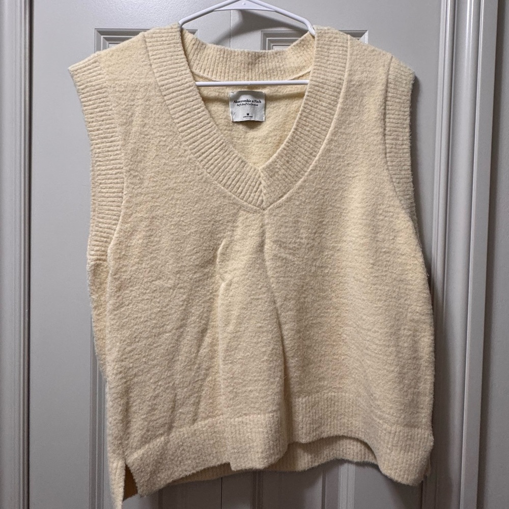 Abercrombie Cream Sleeveless Sweater Vest